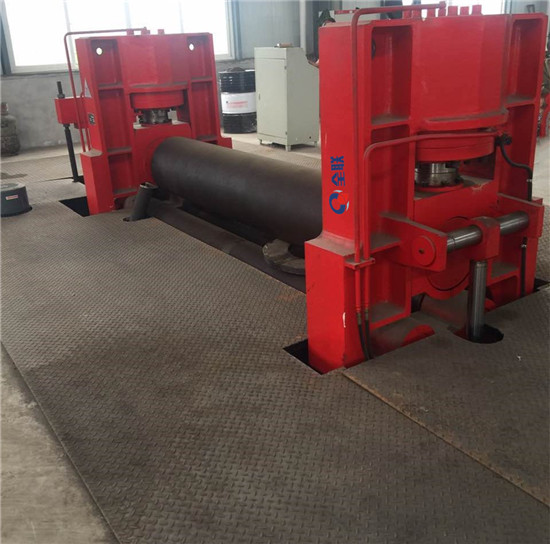 上輥(gun)萬能式三(sān)輥卷闆機(jī)