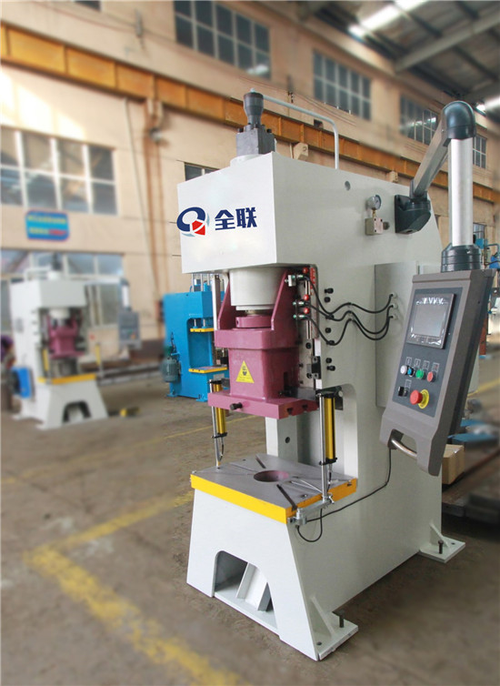 數控液(ye)壓沖床(chuang) 數控液(yè)壓沖床(chuáng)