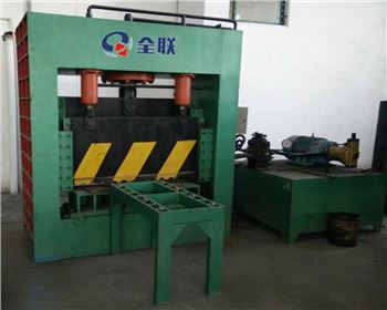 液壓龍(long)門剪切機(ji)