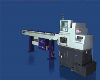 河(he)南五軸(zhou)聯動走(zǒu)心式數(shu)控車床(chuáng)