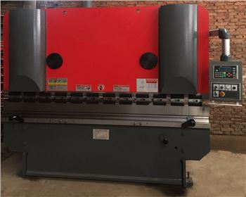 西(xī)安市長(zhang)安區黃(huang)良古城(cheng)車輛廠(chang)